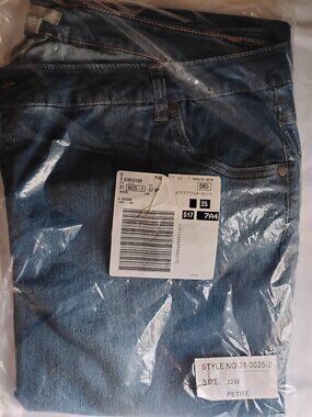 Woman Within | Light Wash Stretch Jeans | 24W Petite | New with Tags